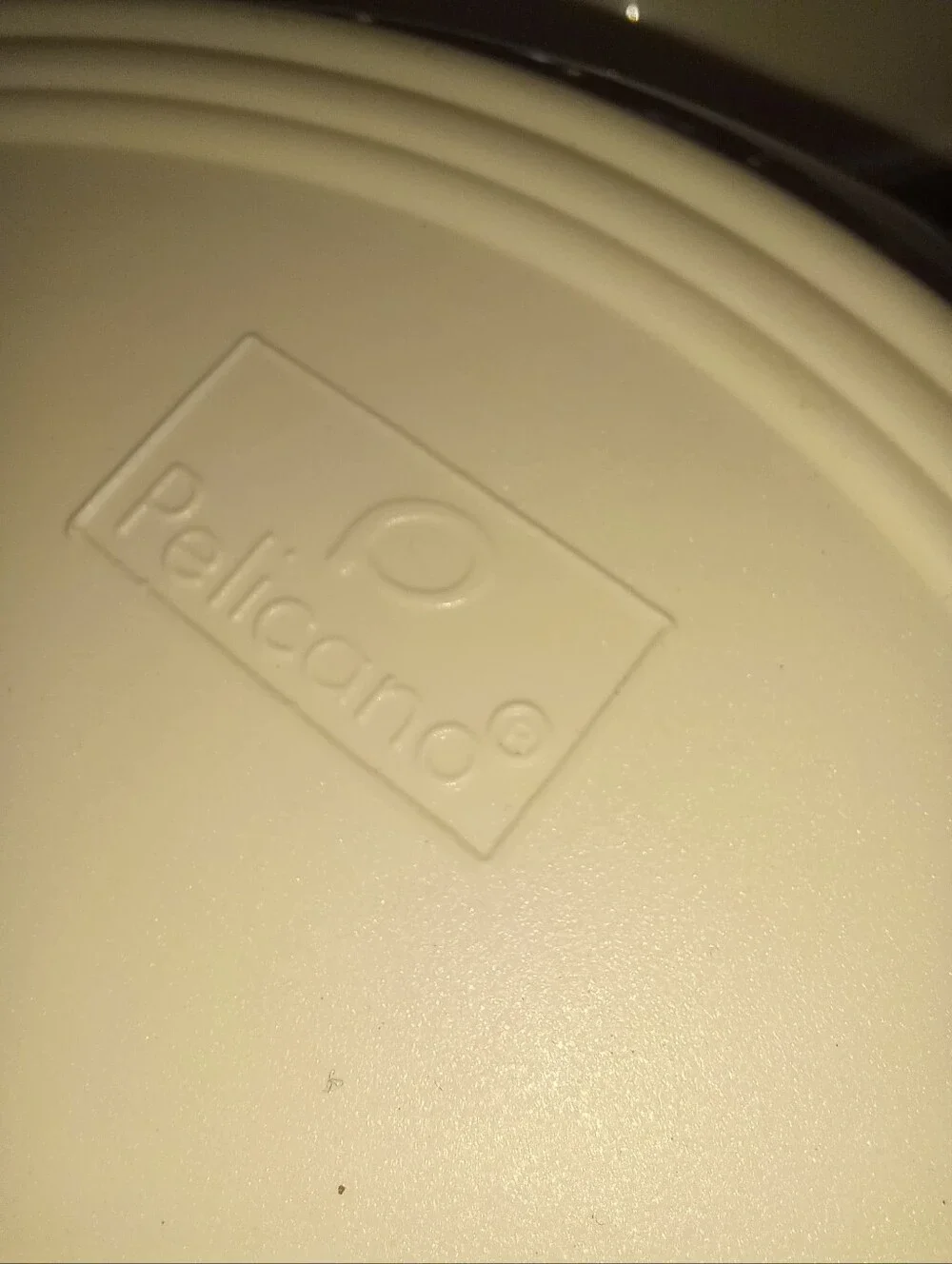 Vintage Pelicano Insulated Dishes